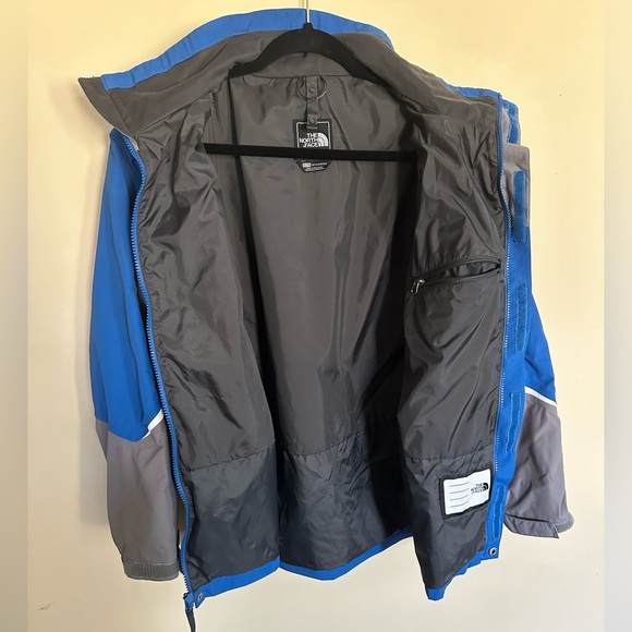 Boys XL North Face Winter Coat(s) - Picture 2 of 11
